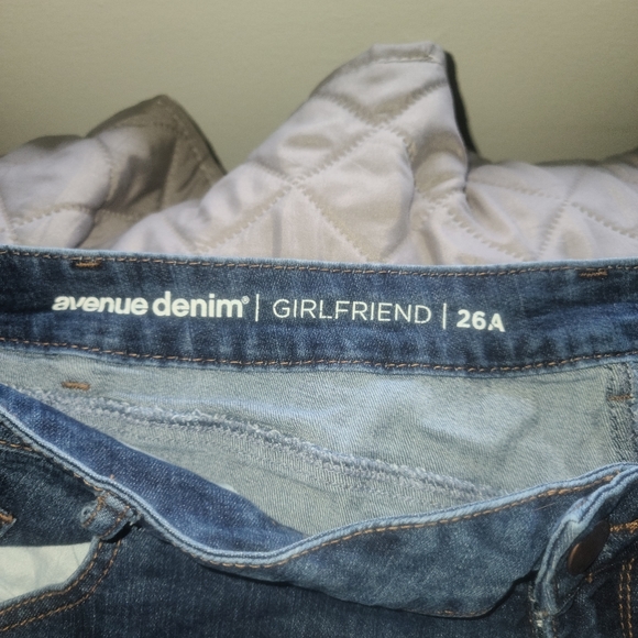 Jeans - Picture 2 of 3